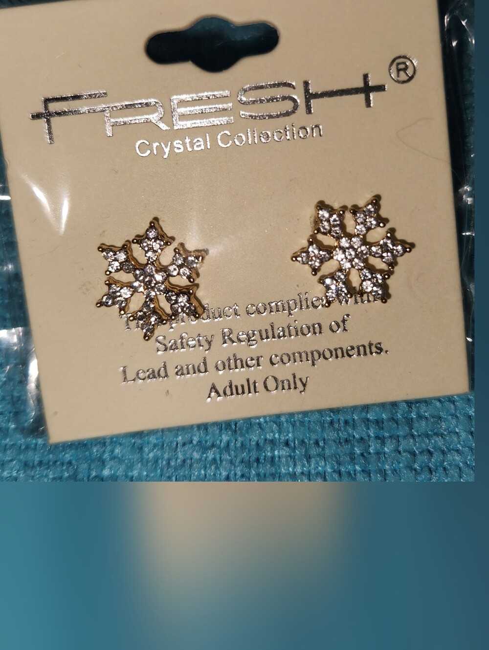 FRESH Crystal Snowflake Stud Earrings - Gold Tone. NWT